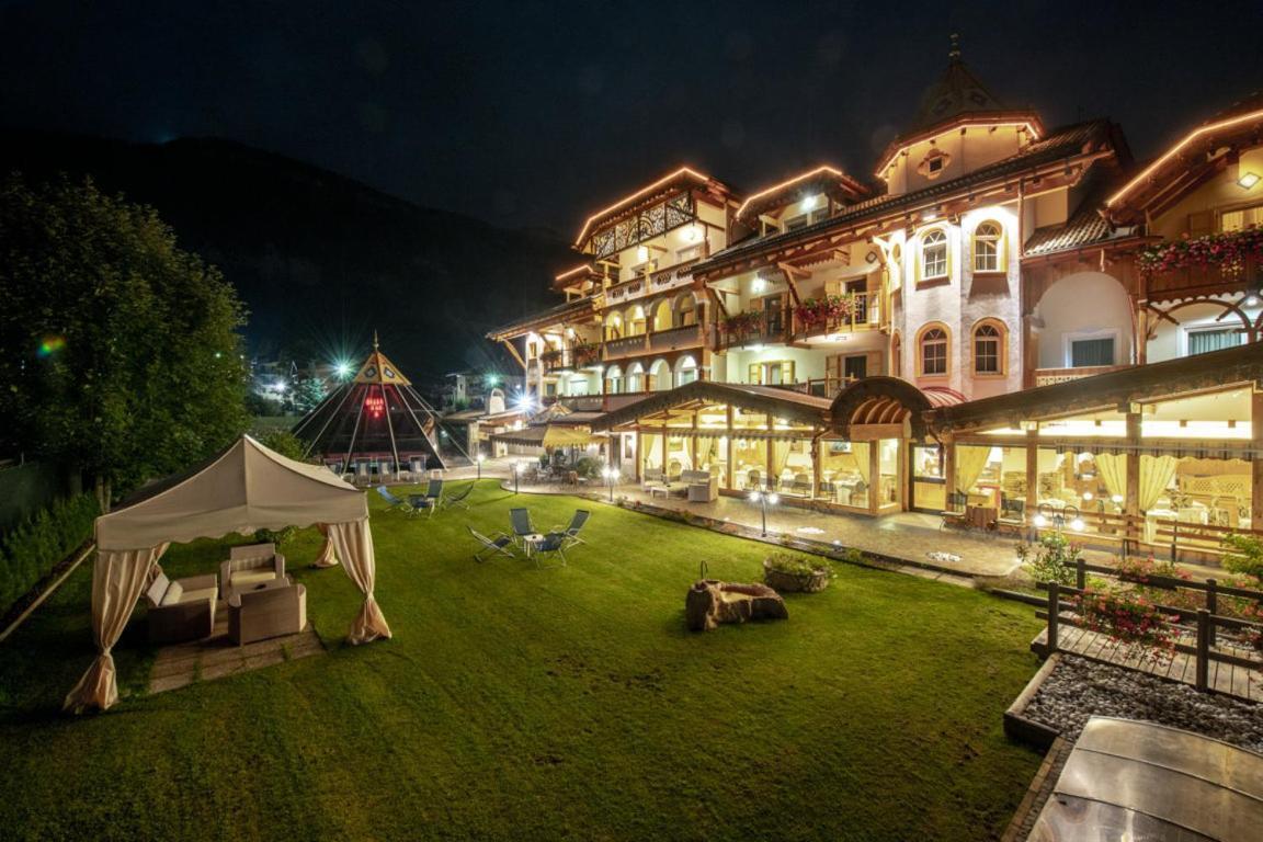 Rene Dolomites Boutique Hotel Поцца-ді-Фасса Екстер'єр фото
