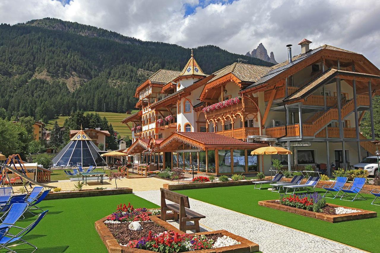 Rene Dolomites Boutique Hotel Поцца-ді-Фасса Екстер'єр фото